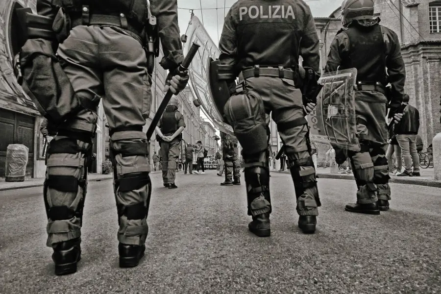Southern Gardasee a Monzambano, controlli della Polizia: oltre 120 persone identificate e 30 sanzioni